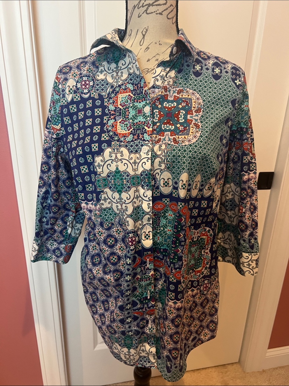 Chico’s Multi-Color Patterned Button-Up Shirt